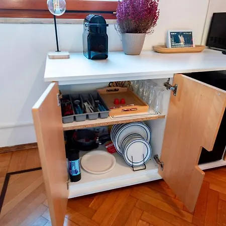 Pit Stop Smart Metro Apartment *